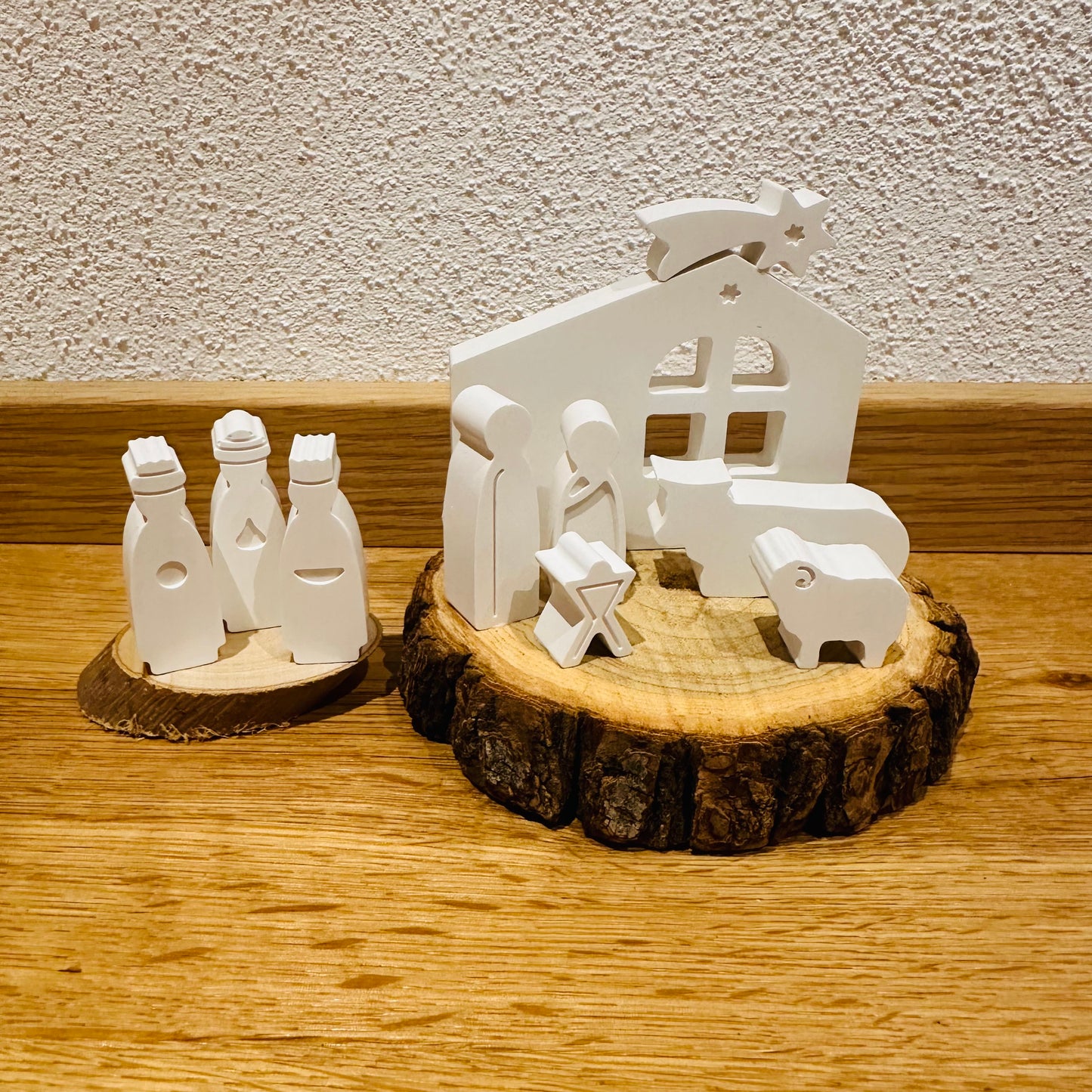 Mini-Krippe auf Holzscheibe